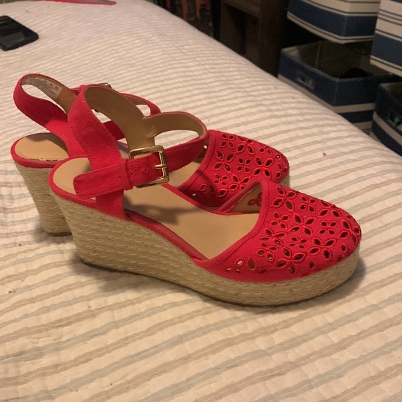 Women’s Skechers Eyelet Turtledove Pattern Red Espadrilles Size 9 - Picture 6 of 7